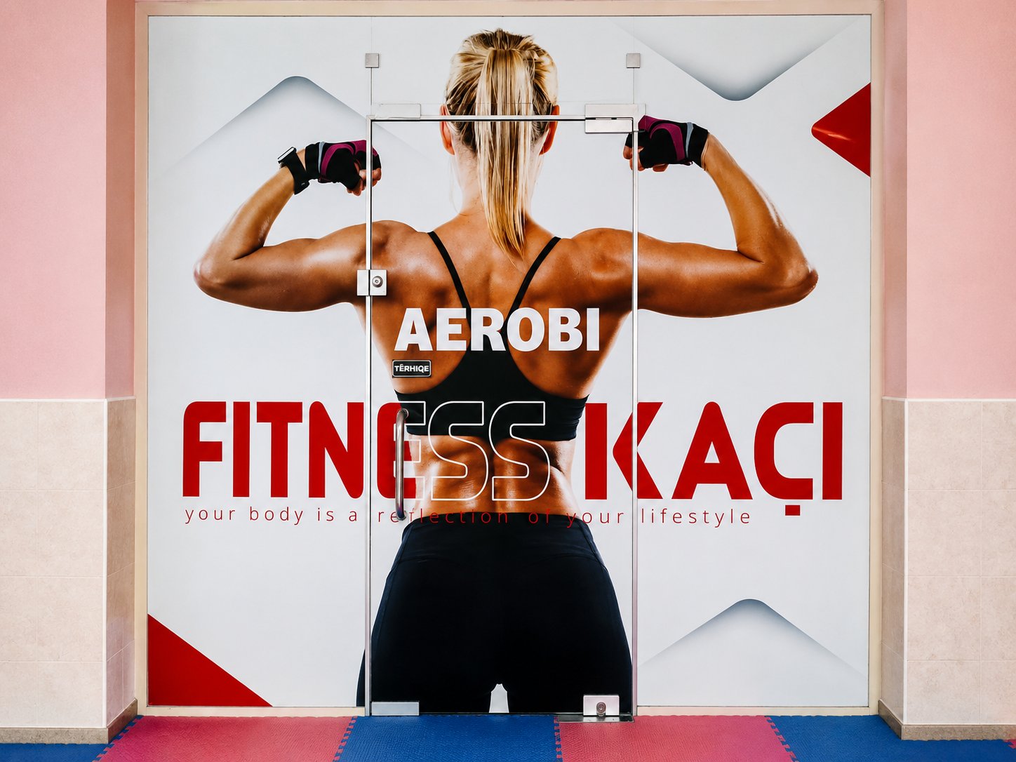 Hyrja e sallës Fitness Kaçi Aerobi